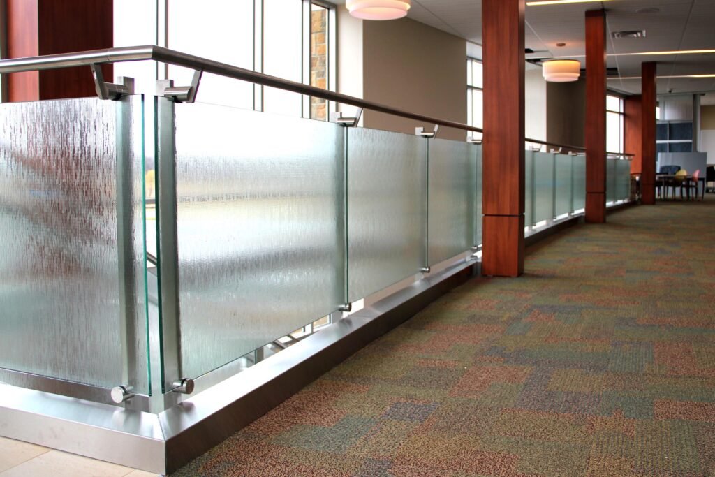 SS WITH GLASS RAILING