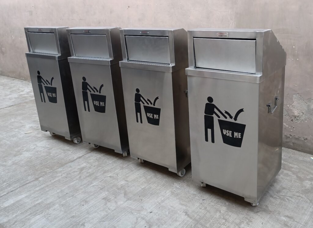 SS POLE HANGING DUSTBIN